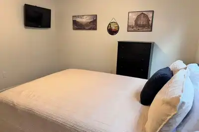 Image de Tempe Az comfy condo by Asu near Mill Ave, airport, and Spring Training