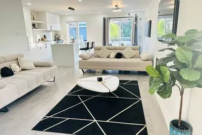 Image de Spacious 5-bedroom apartment in enjoyable Longueuil with Ac