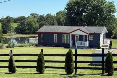 Image de Pond View provides a quiet privacy just 8 minutes from the airport.