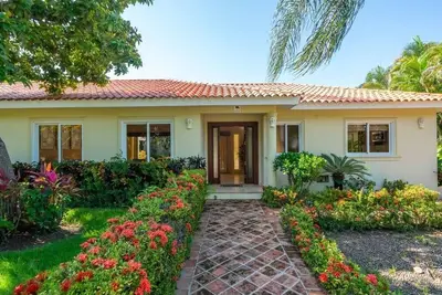 Image de Total Privacy • Prime Location •  Clean Design