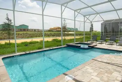 Image de 8bdr Grand Villa 20 mins from Disney & Universal! Private Pool & Movie Theater