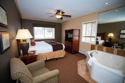 Image de Two bedroom with private hot tub near Loon mountain this winter!