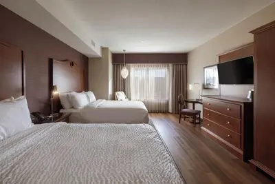 Image de Cozy Comfort and Quiet Luxury in the Heart of the City