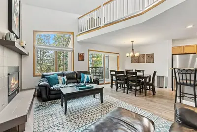 Image de Walk to Snowflake Lift + walk to Main St