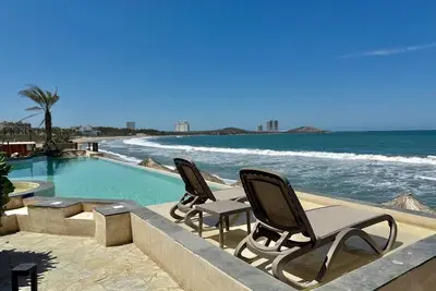 Image de Luxury getaway: Depa with pool and beach By Ph