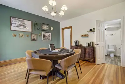 Image de Noble Crest! Apartment w/ Poker Table & Hot Tub