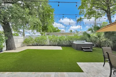 Image de Stylish 4b/3b with Jacuzzi near Wynwood & Beaches