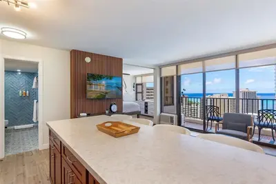 Image de Modern remodeled Condo. Walk to Waikiki Beach. Oceanview. Free Parking. Ac.