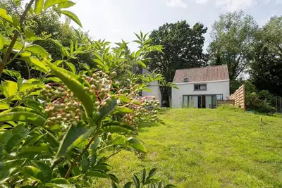 Image de Charming 2-bedroom villa in brilliant Merelbeke-Melle with Ac