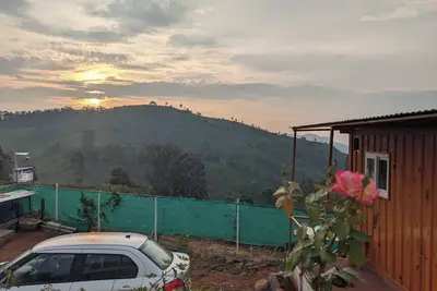 Image de Beautiful 7 Separate bedroom cottage and container wood house in Ooty