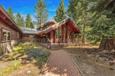 Image de Helen's Place- Spacious pet friendly home near ponderosa park and golf