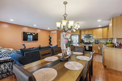 Image de Drexel Iconic: Suburban Retreat, Spacious 3-bedroom home, Central Ac, Amenities