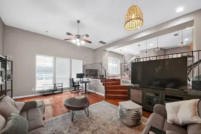 Image de New! Stylish Houston Heights House