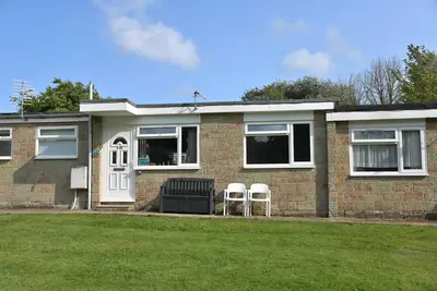 Image de Cosy, family -friendly chalet, 10 minutes walk from Yaverland Beach