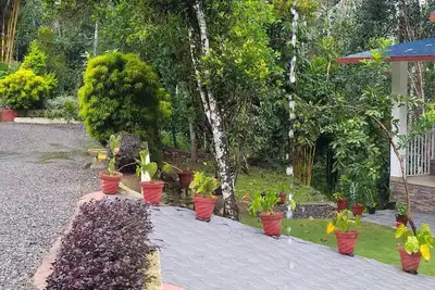 Image de Enchanting 4-bedroom farm house in Thekkady, Kumily, Kerala Idukki. A spiceFarm