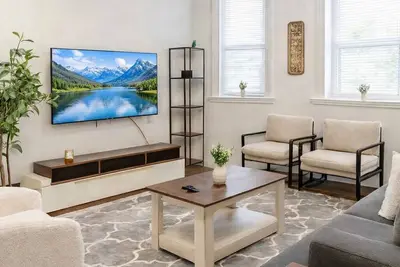 Image de Cozy 2br Apartment Near Loyola & Beach, Queen Beds