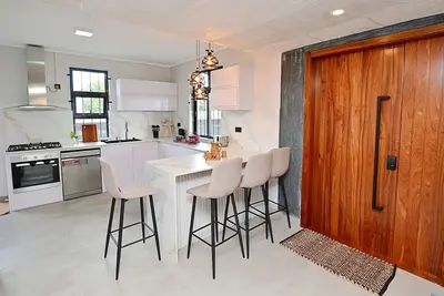 Image de Smart & Modern 2br Home in Secure Gated Area