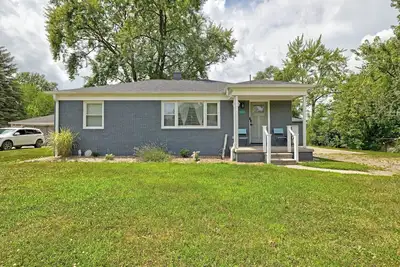 Image de Fully Fenced~ Dog Friendly~13 mins to Pine Knob