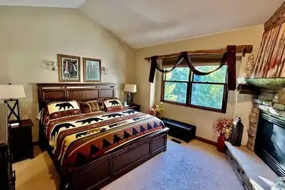 Image de Tranquil family friendly 3-bedroom townhome in Keystone