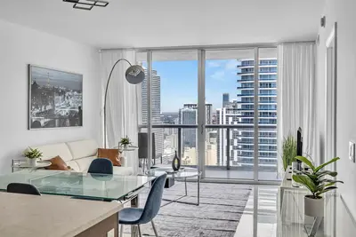 Image de 42nd Floor Icon Brickell Condo with stunning Bay & City View 5 star amenities