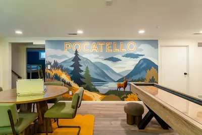 Image de New Listing! ! Corporate Comfort, Hot Tub, Fire Pit, game room, 7 private Br