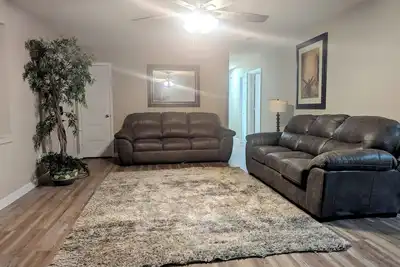 Image de Charming 3-bedroom house in Albany sleeps 12 guest