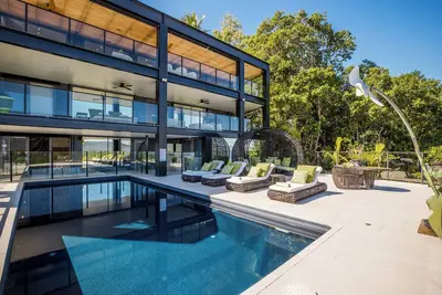 Image de The Glasshouse Port Douglas | Luxe Tropical Escape