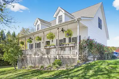 Image de Family-Friendly 4 Br w. King Bed, Ev Charger + Peloton + Mountain Views