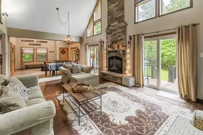 Sunderland Well-Appointed Home