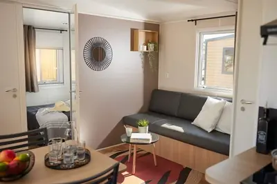 Image de Mobil-home confortable avec 2 chambres et cuisine équipée