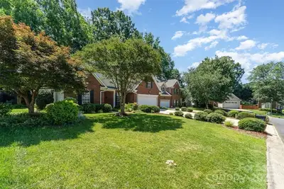 Image de Soothing 4-bedroom house with Ac in charming Charlotte