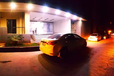 Image de Tremendous 4-bedroom apartment with Ac in Islamabad