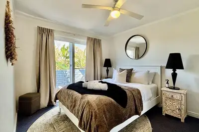 Image de Luxury Lagoon Ocean Escape - 2br +Sofabed Sleep 6!