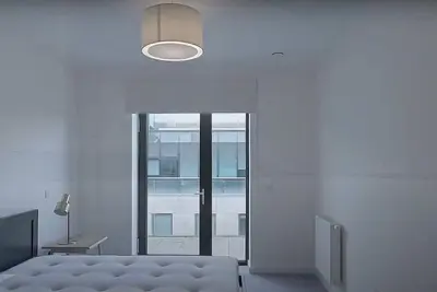 Image de Welcome to our vibrant Quayside Quarter apartment!