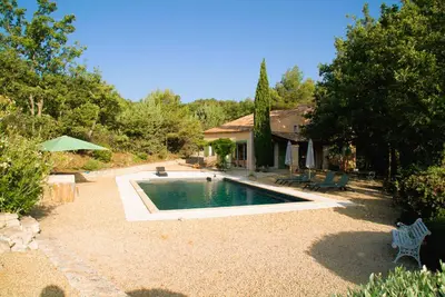 Image de Provence modern house (air conditioning), swimming pool with panoramic view