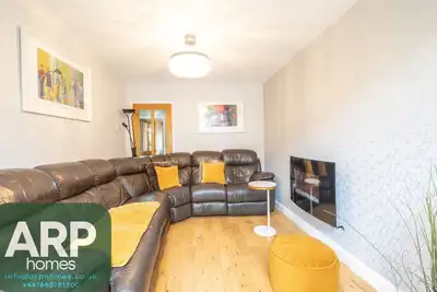 Image de Driveway & Hot Tub | Big & Unique 3 Bed House