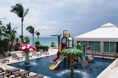 Image de Beautiful beachfront apartment with access to the hotel's facilities