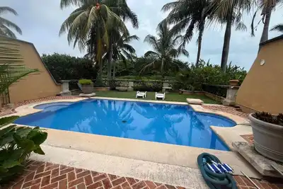 Image de Impressive colonial house in hotel zone with private swimming pool