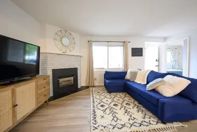 Image de Spacious townhouse located in a quiet central community close to amenities