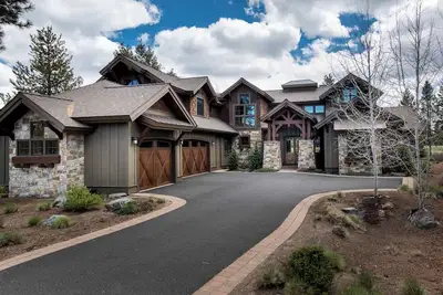 Image de On Caldera Springs Golf Course--Spacious 6-bedroom house in enchanting SunRiver!