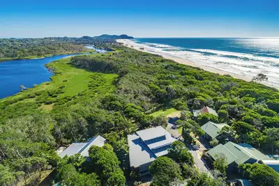 Image de #13 Tallow Sands - Lakeview Beach house overlooking Tallow Creek