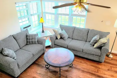 Image de Townhouse99 Two bedrooms, One Bathroom, Sleeps Six