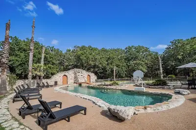 Image de Large Group Ranch Retreat • 4 Houses • 45 Acres • Pool • Sleeps 40