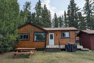 Image de Boreal Owl: A cozy 1-bedroom lakefront cabin at Clearwater Lake