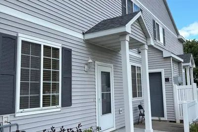 Image de Modern Comfort Minutes from Mayo Clinic – Relax & Recover in Style