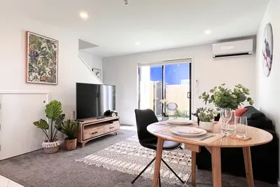 Image de Salisbury townhouse with courtyard and workspace in Christchurch