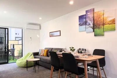 Premium Location 2beds2bath on Madras