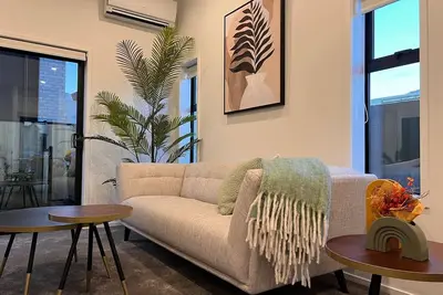 Image de Incredible luxury 3 floors Townhouse High Ceiling