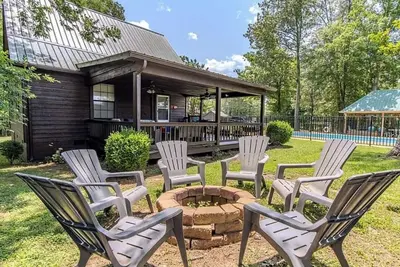 Image de Family & Pet Friendly Cozy Cabin 5 mins from Sportsman’s