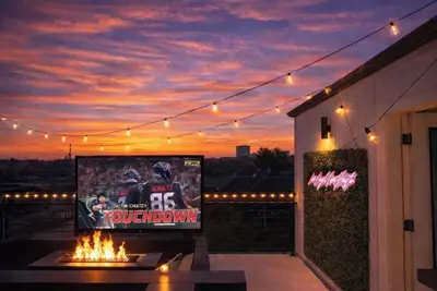 Image de City Lights & Movie Nights near Midtown Eado & Nrg Stadium